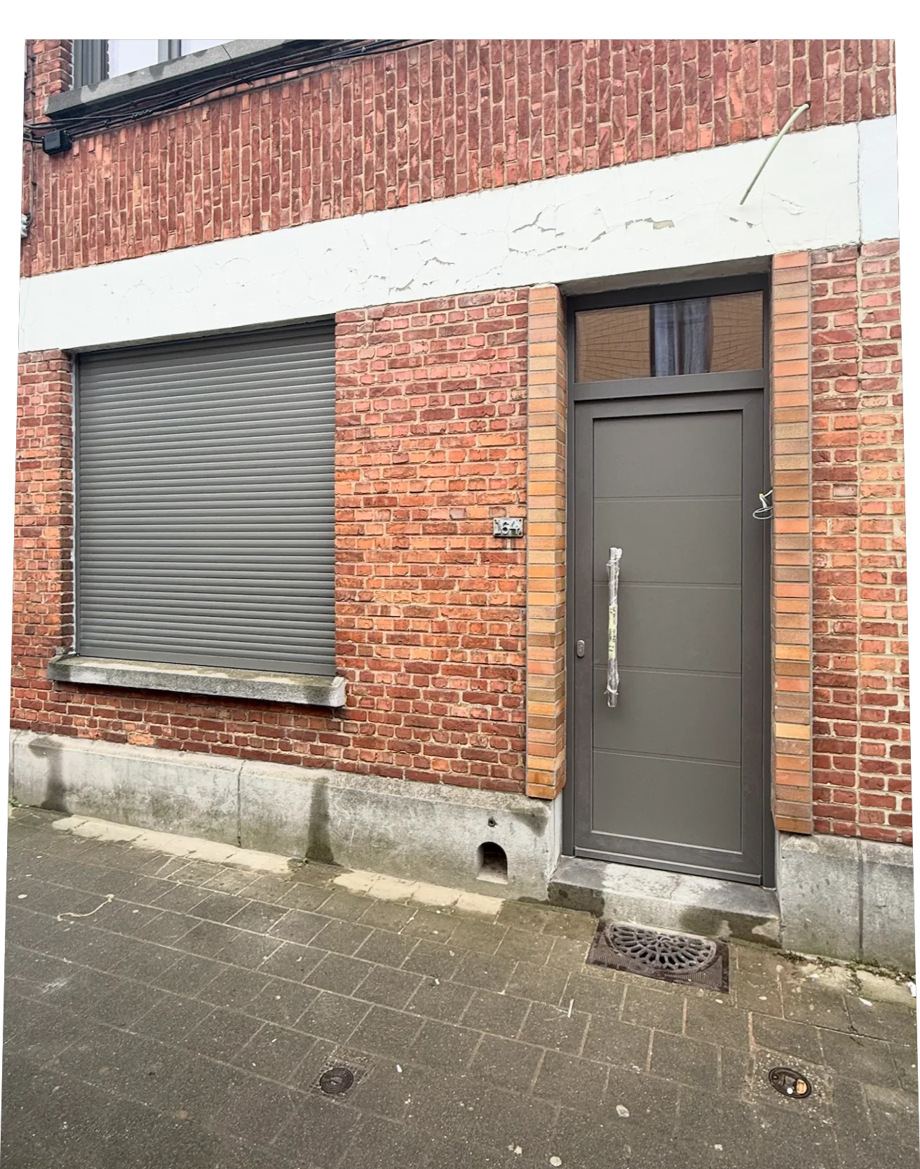 Installation de châssis dans une maison unifamiliale à Saint-Josse-ten-Noode (1210 Bruxelles).
