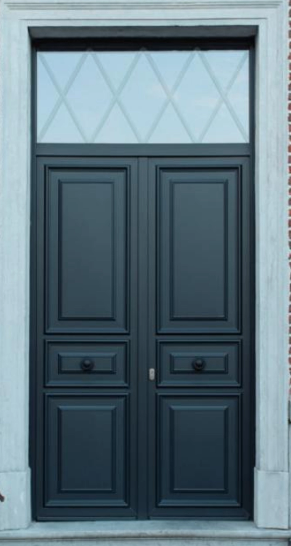 Porte d’entrée aluminium imitation bois avec panneau décoratif Frager